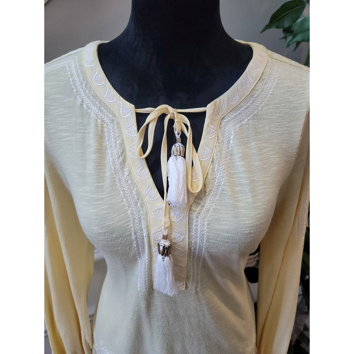 White House Black Market Blouse Women's Size Small Butter Yellow Long Sleeves