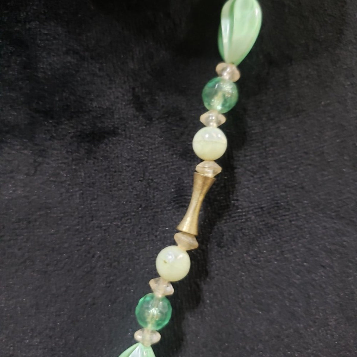 Womens Fashion Long Green Gemstone Faux Pearl Beaded Necklace with Lobster Clasp