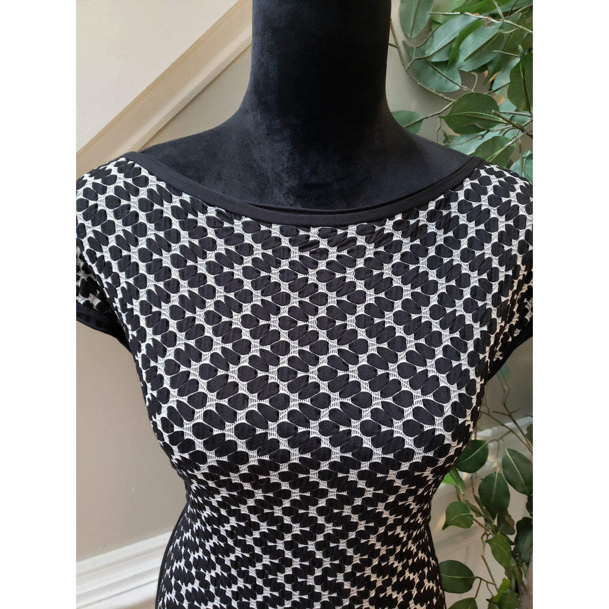Max Studio Pencil Dress Women's XL Black White Geometric Cap Sleeve Boat Neck