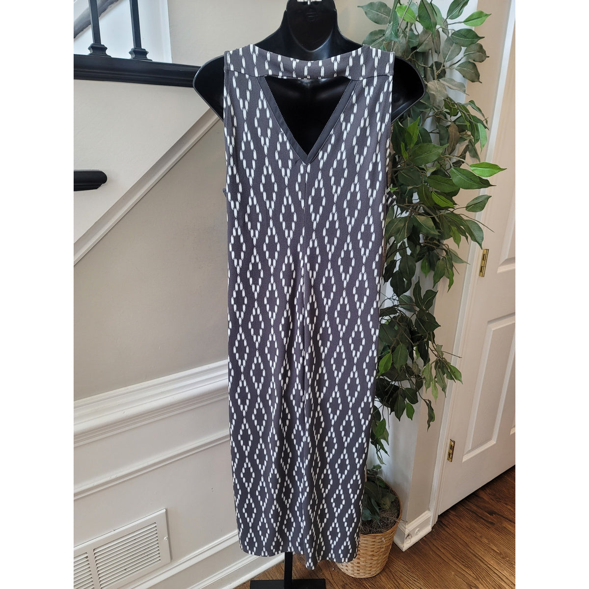 Banana Republic Midi Tank Dress Womens Small Black White Geometric V-Neck Casual