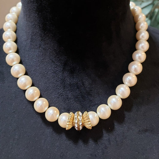 Women's Fashion Gold Tone White Faux Pearls Necklace Jewelry with Box Clasp
