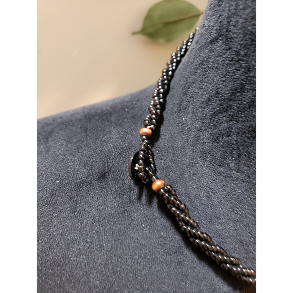 Womens Fashion Inlaid Abalone Pendant with Twisted Black Glass Beads Necklace