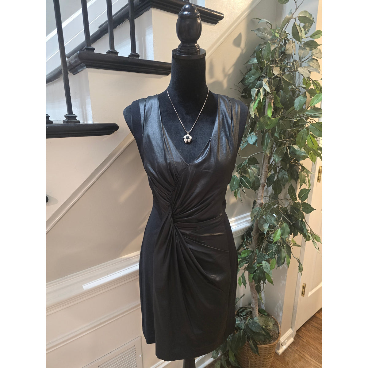 Express Bodycon Dress Women's Black Shimmer Ruched Pleated V-Neck Sleeveless 10