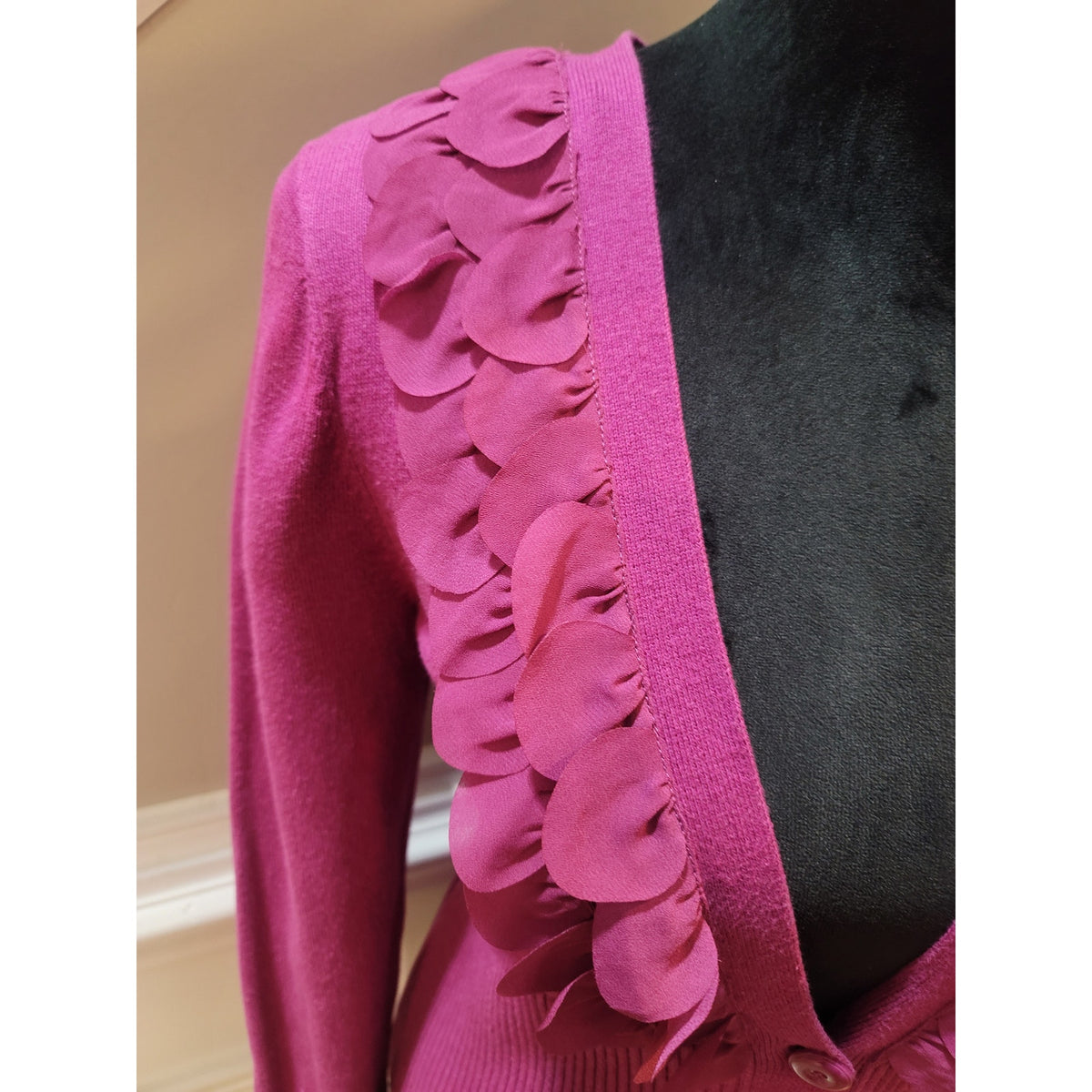 Nine West Cardigan Sweater Women's Small Pink Ribbed Petal Trim V-Neck Button