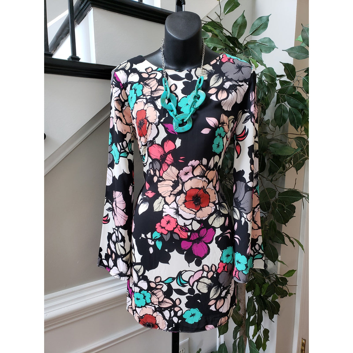 Express Shift Dress Women Size 4 Multi Floral Lined Long Sleeve Keyhole Back Zip