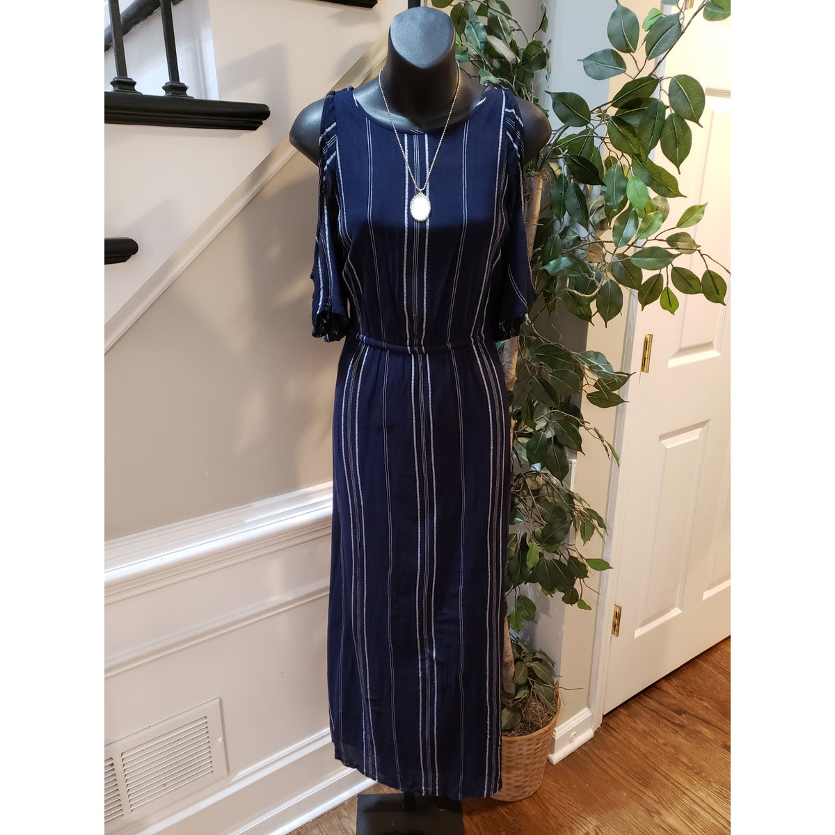 LOFT Maxi Dress Womens S Blue Striped Rayon Lined Tie Waist Cold Shoulder Sleeve