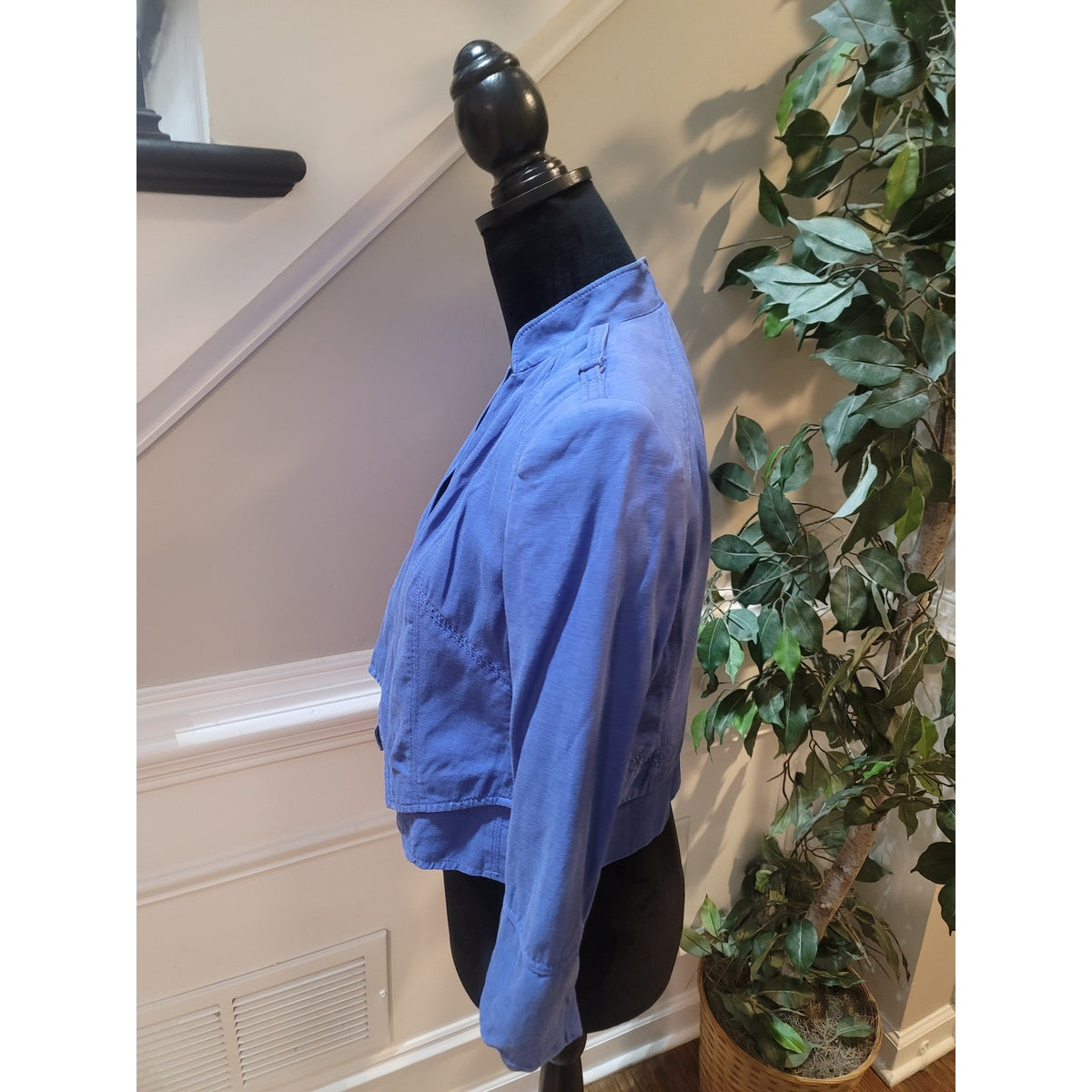 White House Black Market Cropped Jacket Women's Size 2 Blue Military Shoulder