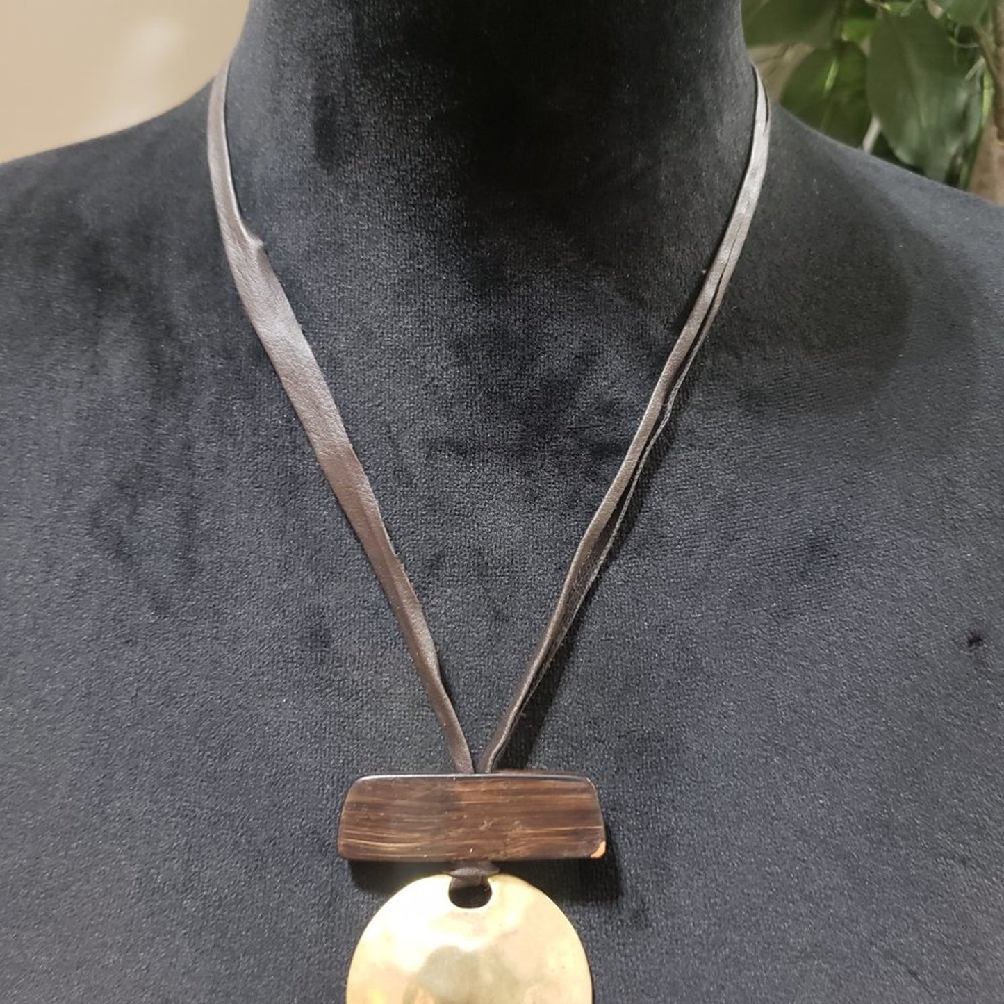 Women Fashion Boho Style Gold Tone Textured Large Circle Pendant Collar Necklace