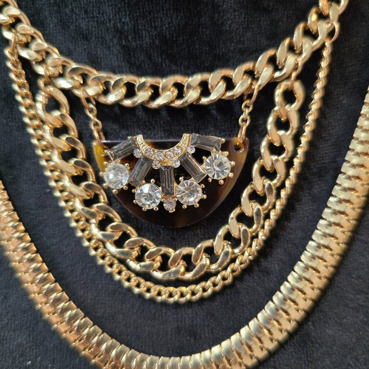 Womens Fashion Amber Acrylic Gold Tone Chain Necklace Jewelry with Lobster Clasp