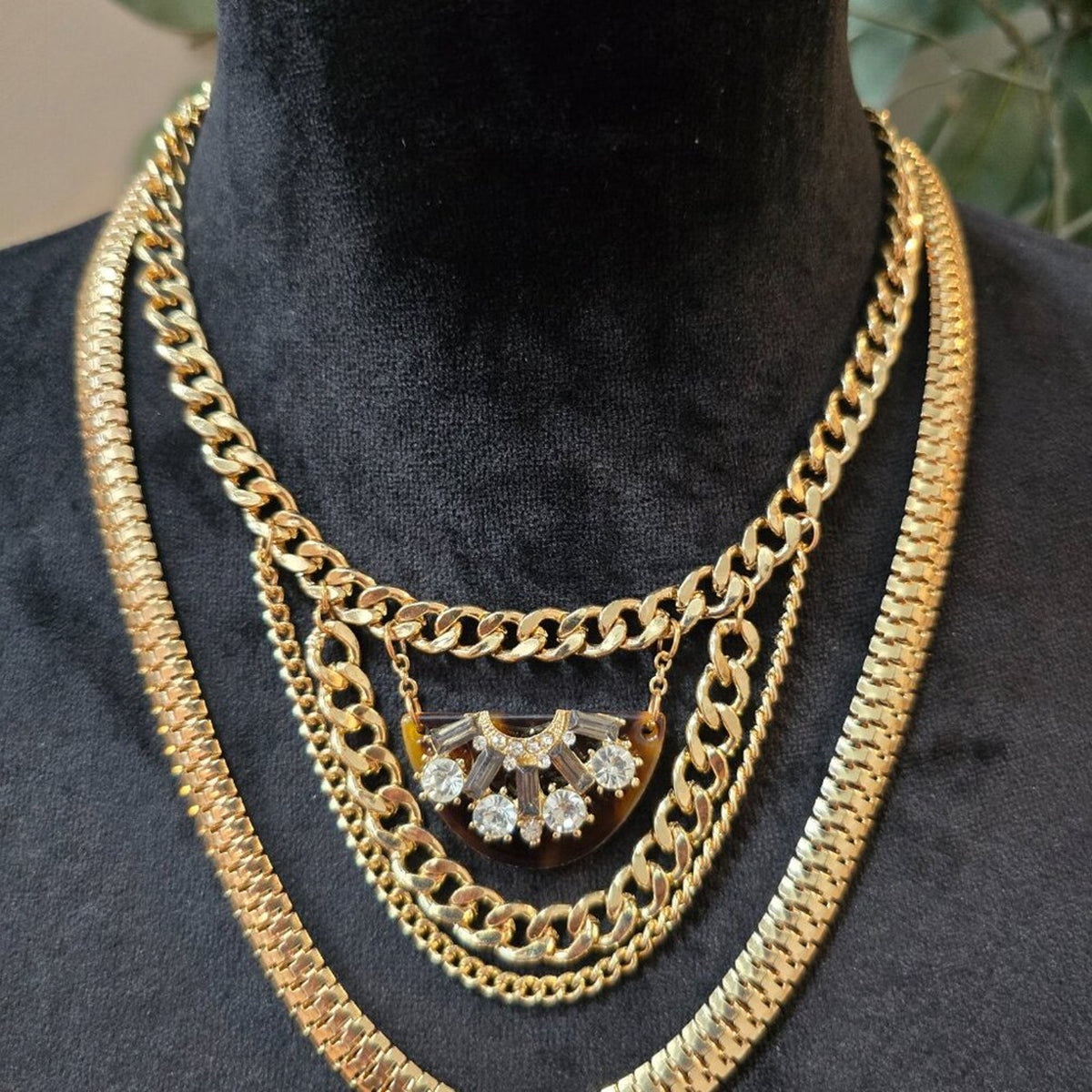 Womens Fashion Amber Acrylic Gold Tone Chain Necklace Jewelry with Lobster Clasp