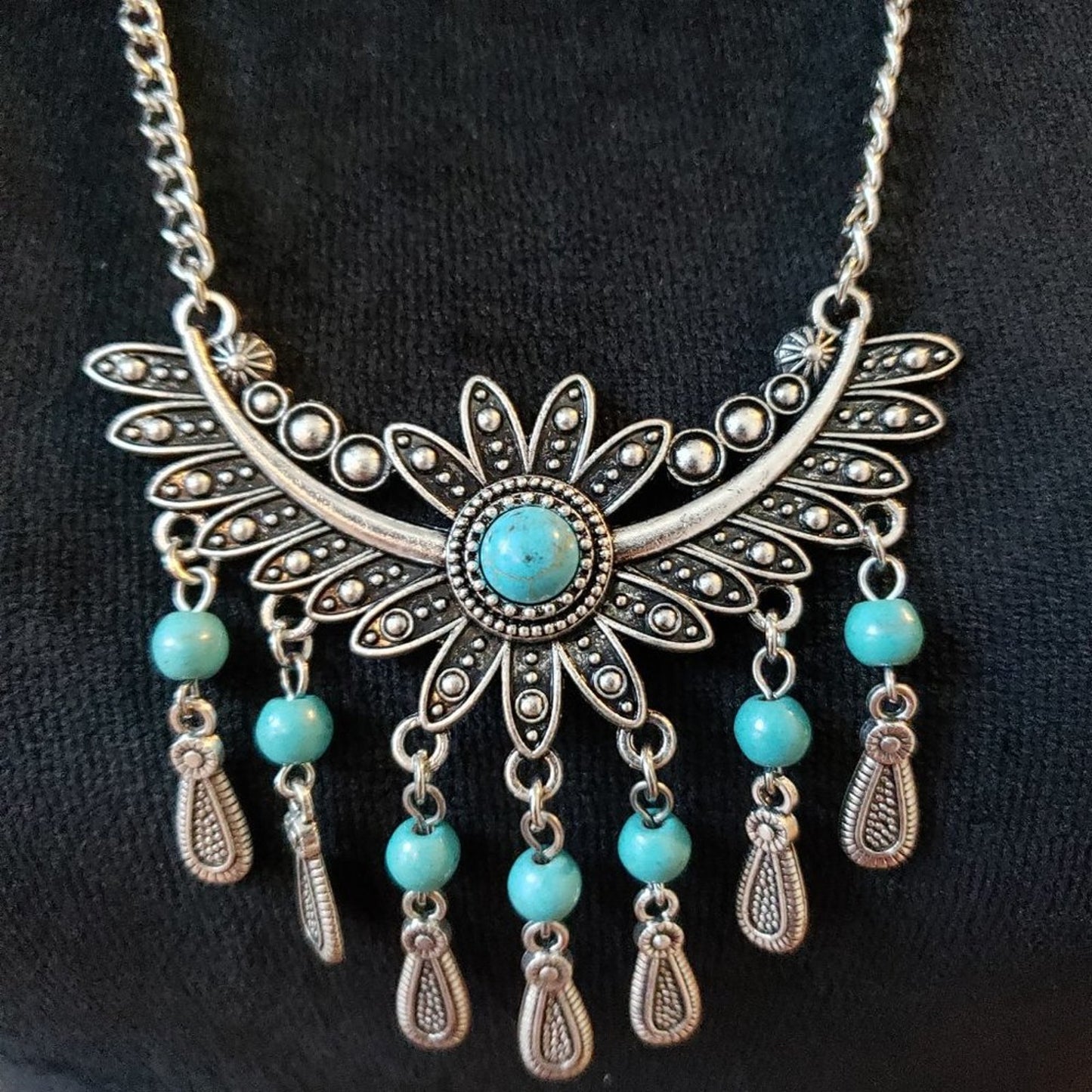 Womens Fashion Silver Vintage Geometric Pendant Collar Necklace w/ Lobster Clasp