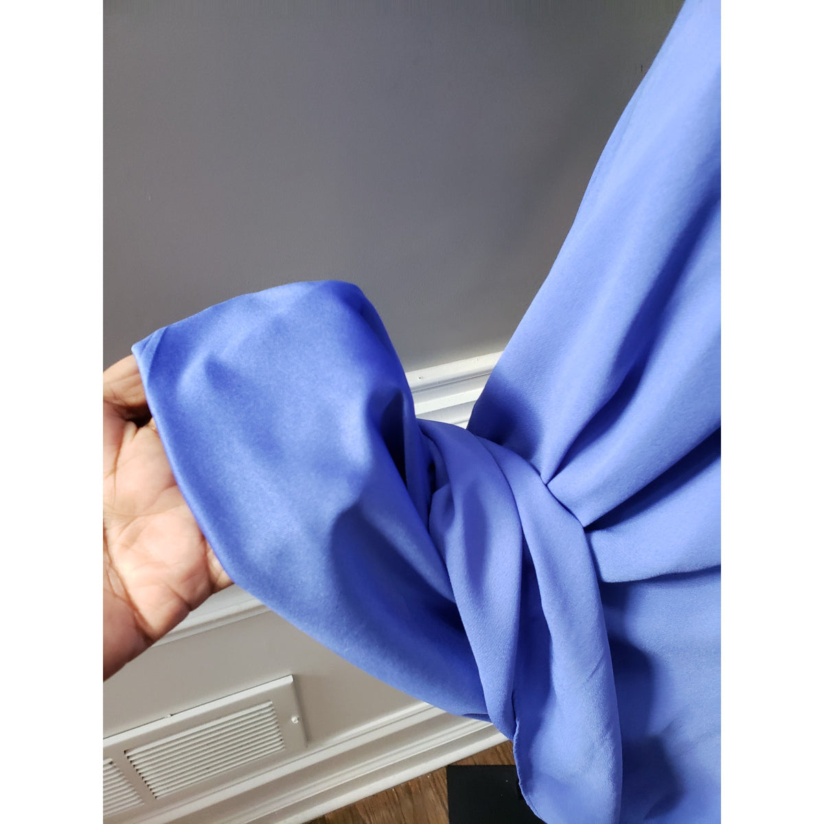 Express Knee Length Dress Women's Size 8 Blue Sleeveless Pleated Keyhole Back
