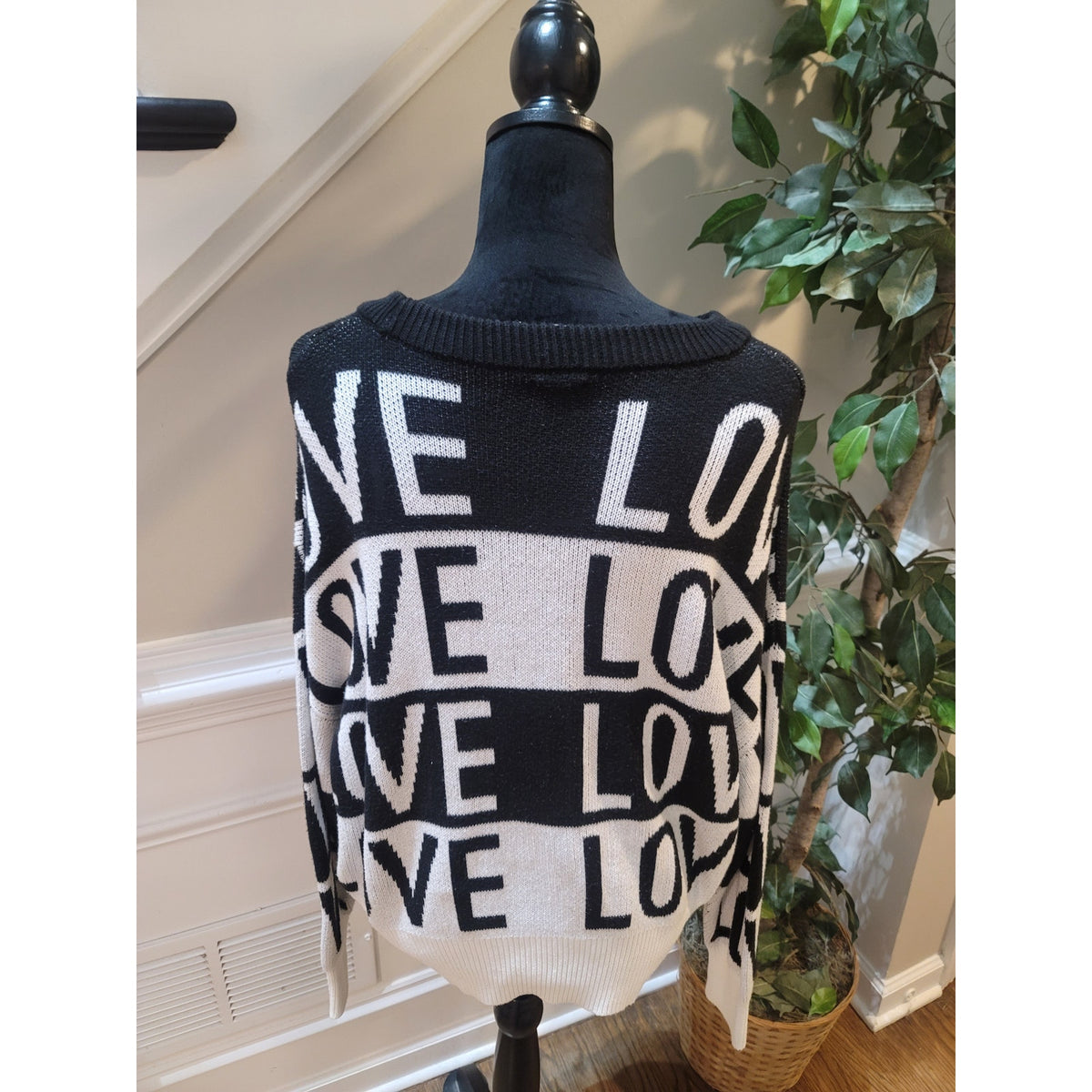 Soho Street Pullover Sweater Women's Small Black/White Colorblock Drop Shoulder