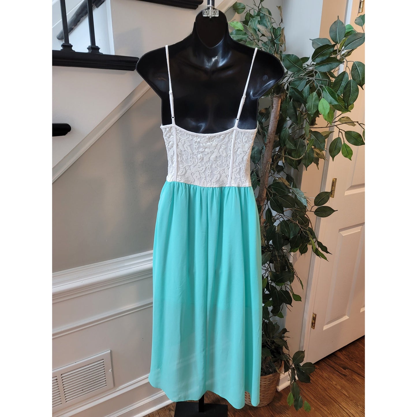 Papaya Dress Womens Medium White Lace Aqua Blue Chiffon Sleeveless Summer