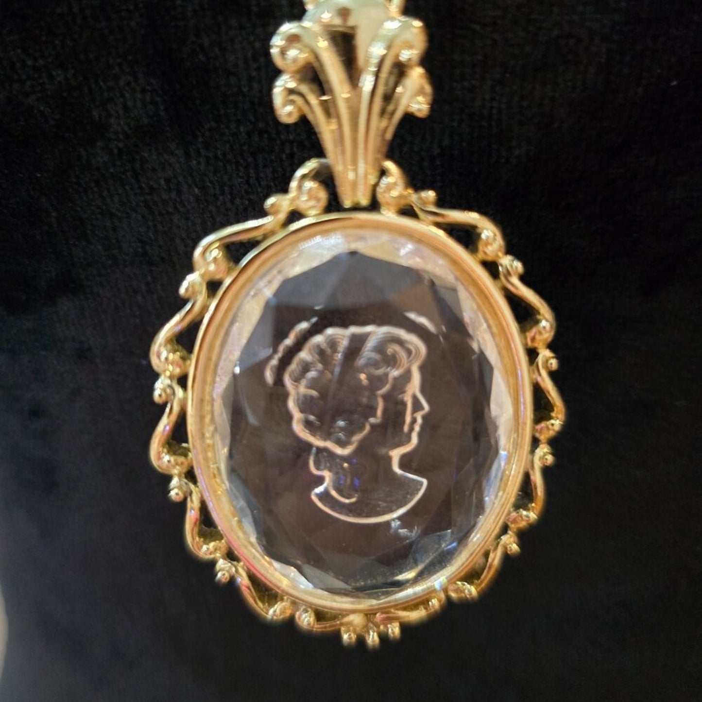 Womens Gold Tone Frosted Lady Intaglio Cameo Pendant Necklace with Lobster Clasp