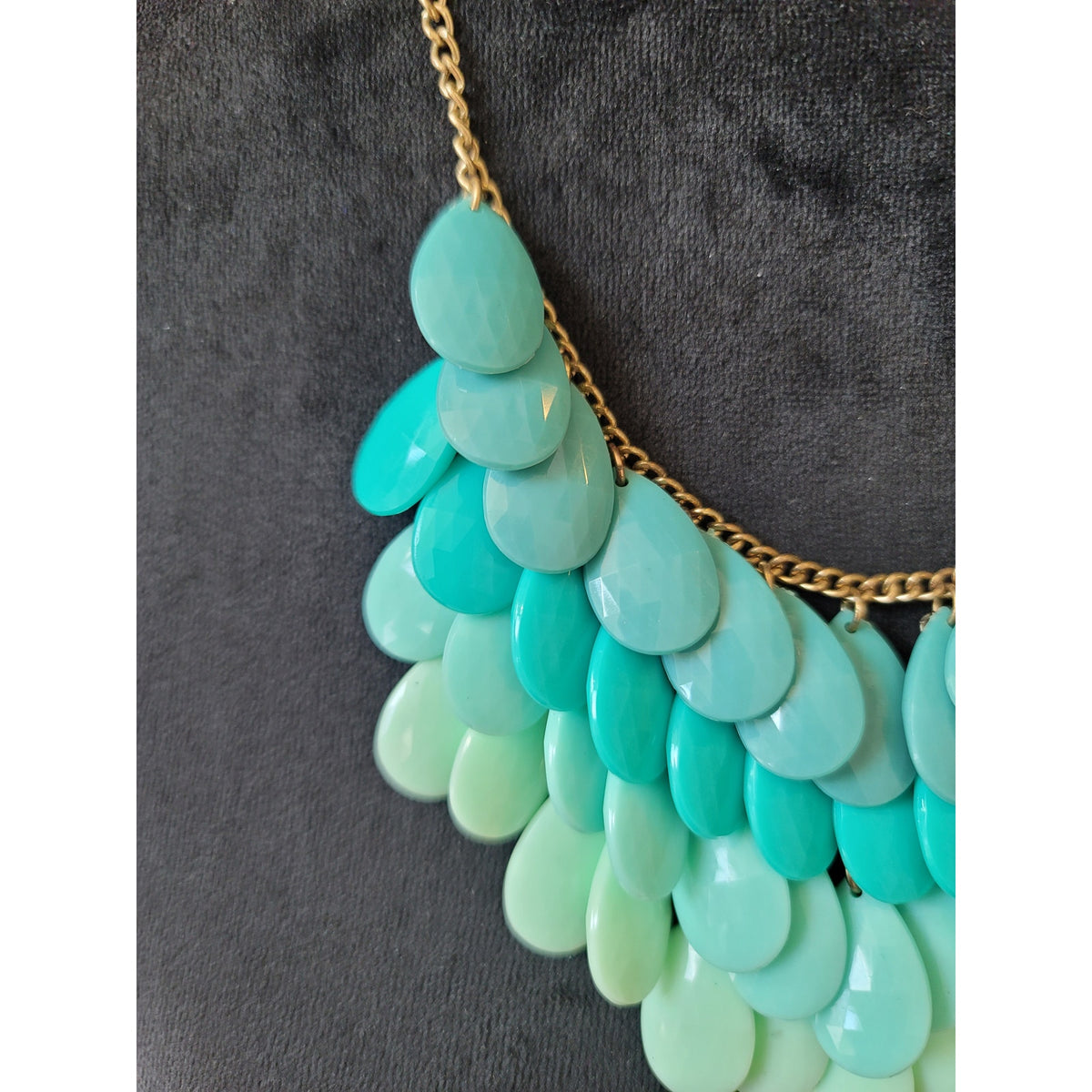 Women's Aqua Teardrops Statement Necklace With Gold Chain And Lobster Clasps