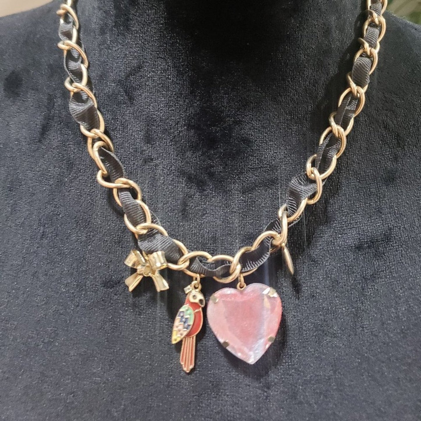 Fashion Gold Tone Link Chain Pink Stone Statement Necklace w/ Lobster Clasp