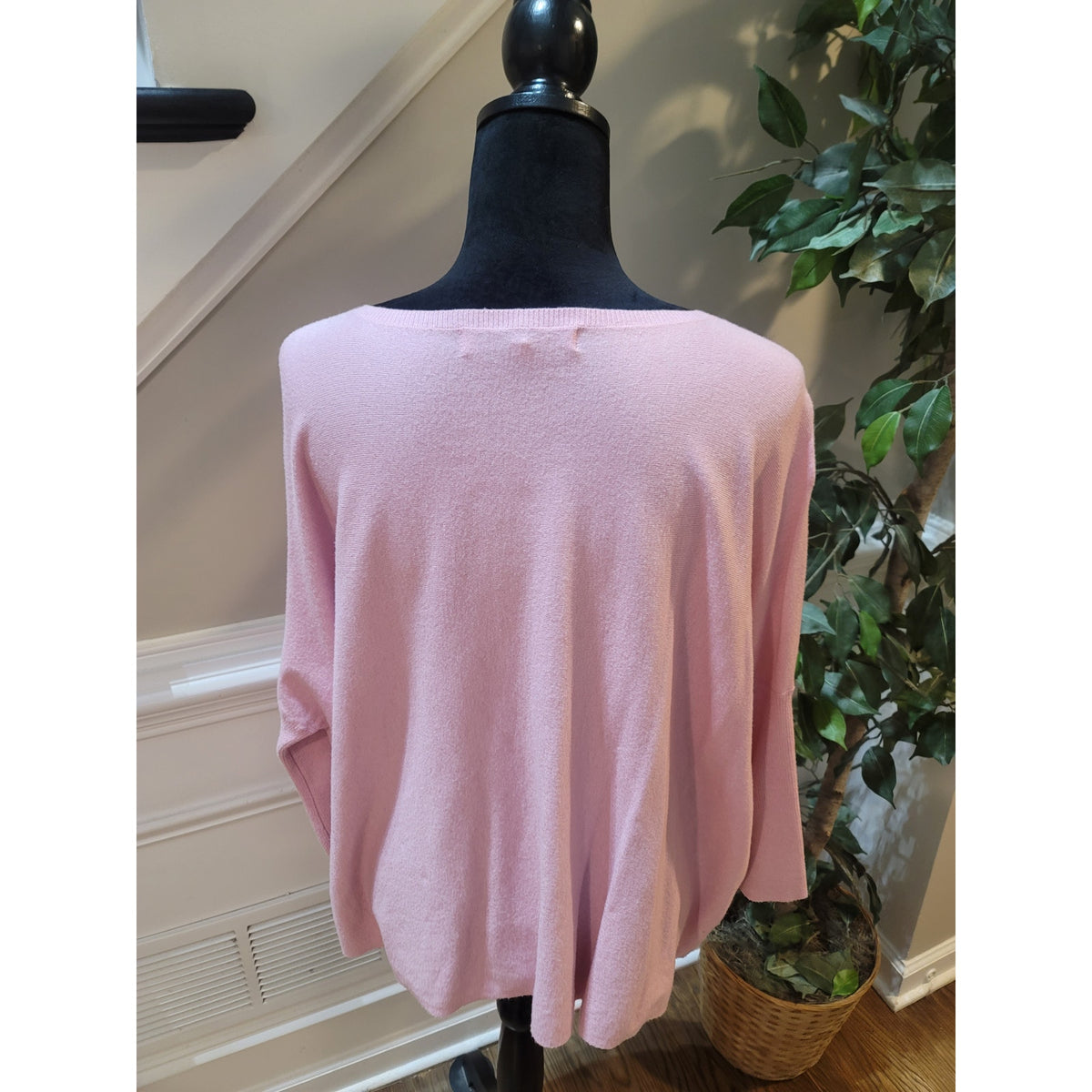 Cupcakes & Cashmere Pullover Sweater Womens Small Pink Drop Shoulder Ribbed Cuff