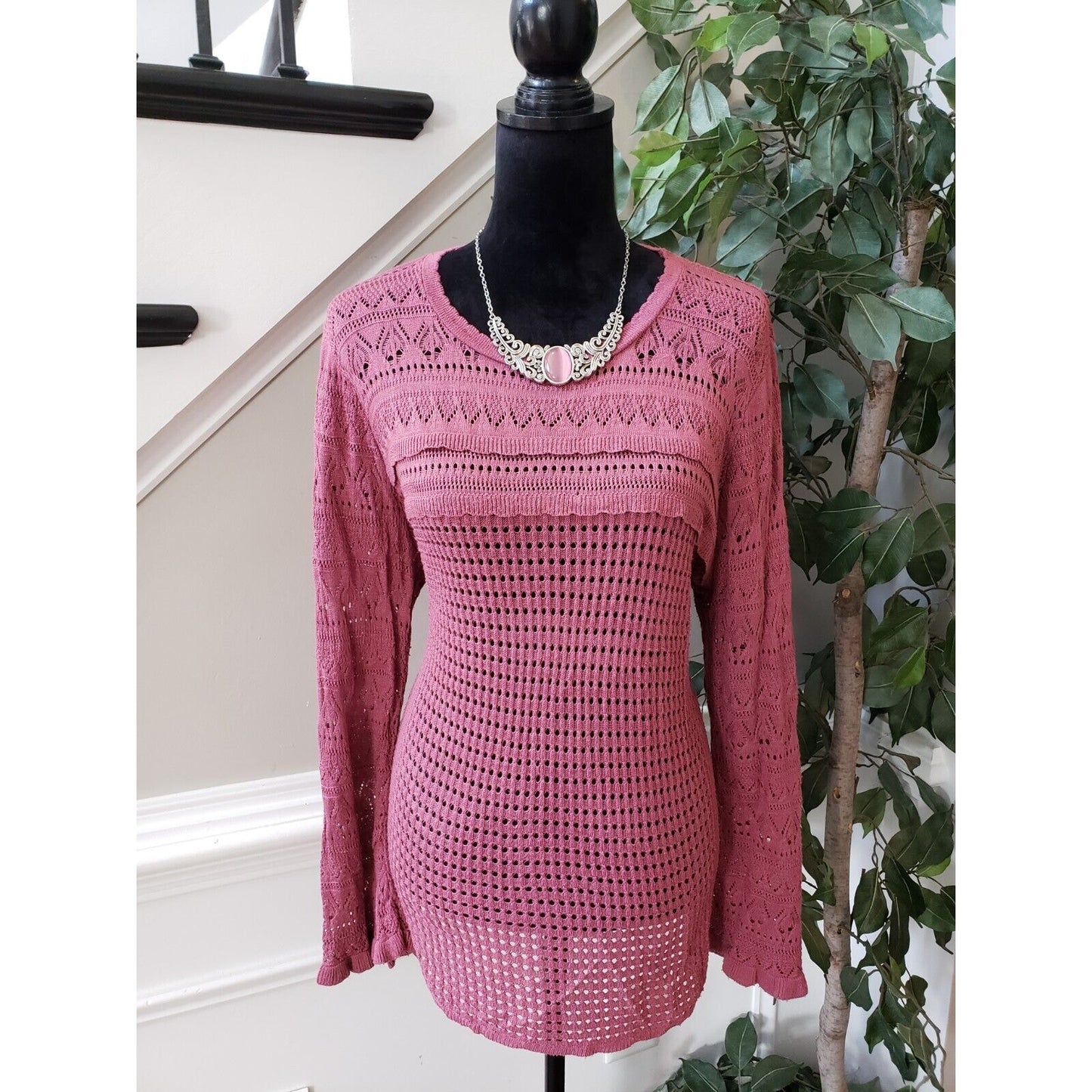 Absolutely Creative Worldwide Women's Pink Crew Neck Long Sleeve Sweater Size XL