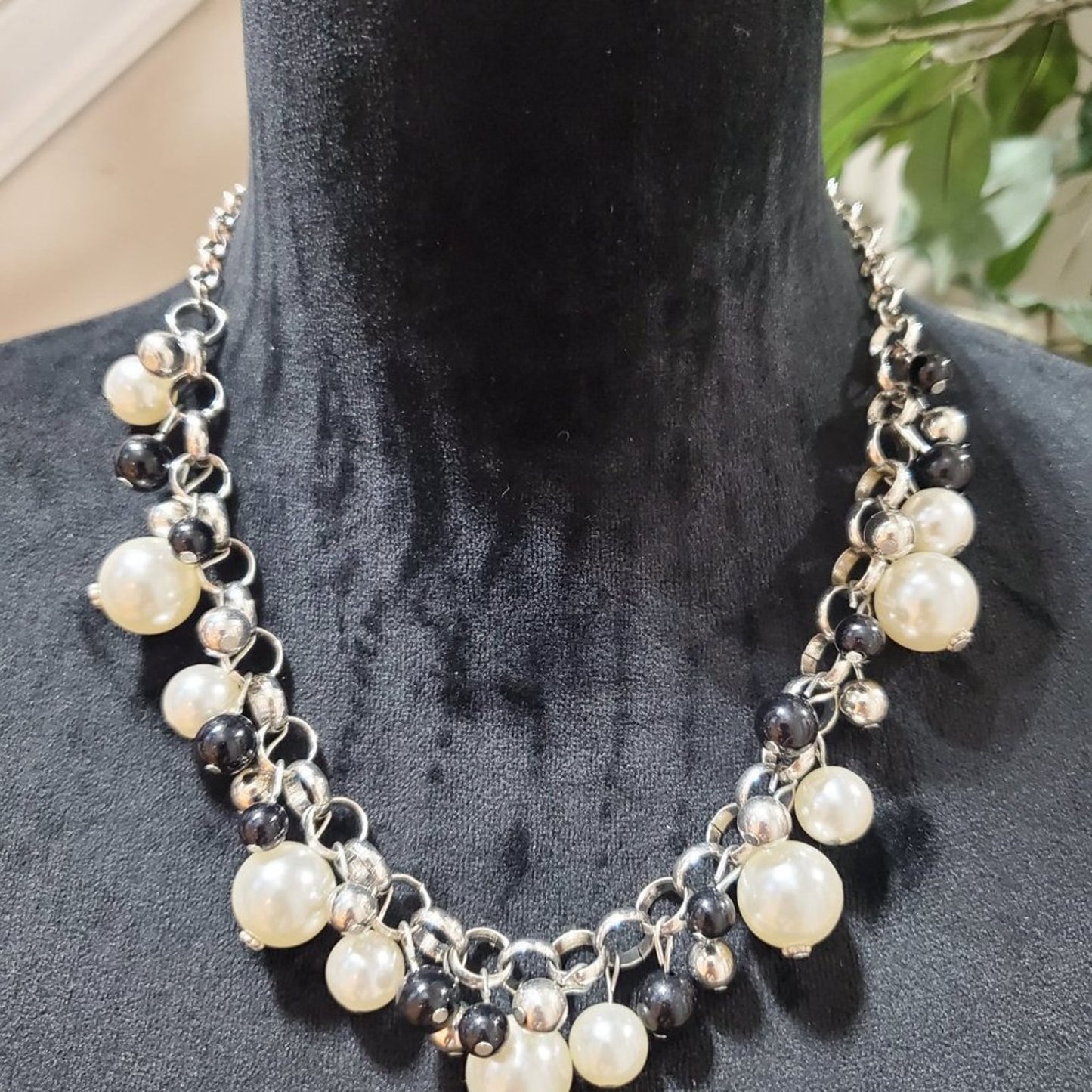 Womens White Black Upstater Pearl Link Chain Collar Necklace with Lobster Clasp