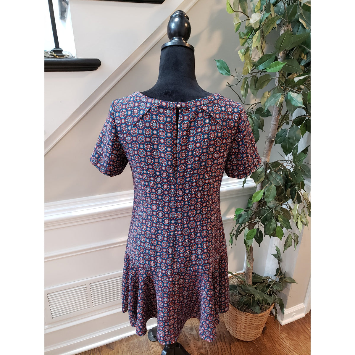 Banana Republic Dress Womens 4 Blue Red Geometric Fit Flare Short Sleeve