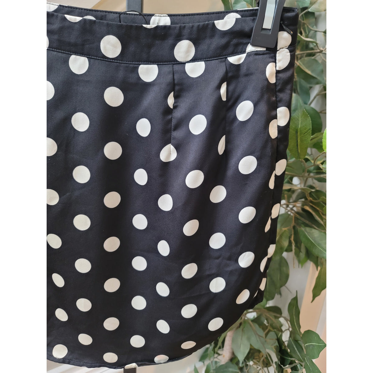 Nasty Gal Mini Skirt Women's Size 4 White/Black Polka Dot Curved Hem Fully Lined