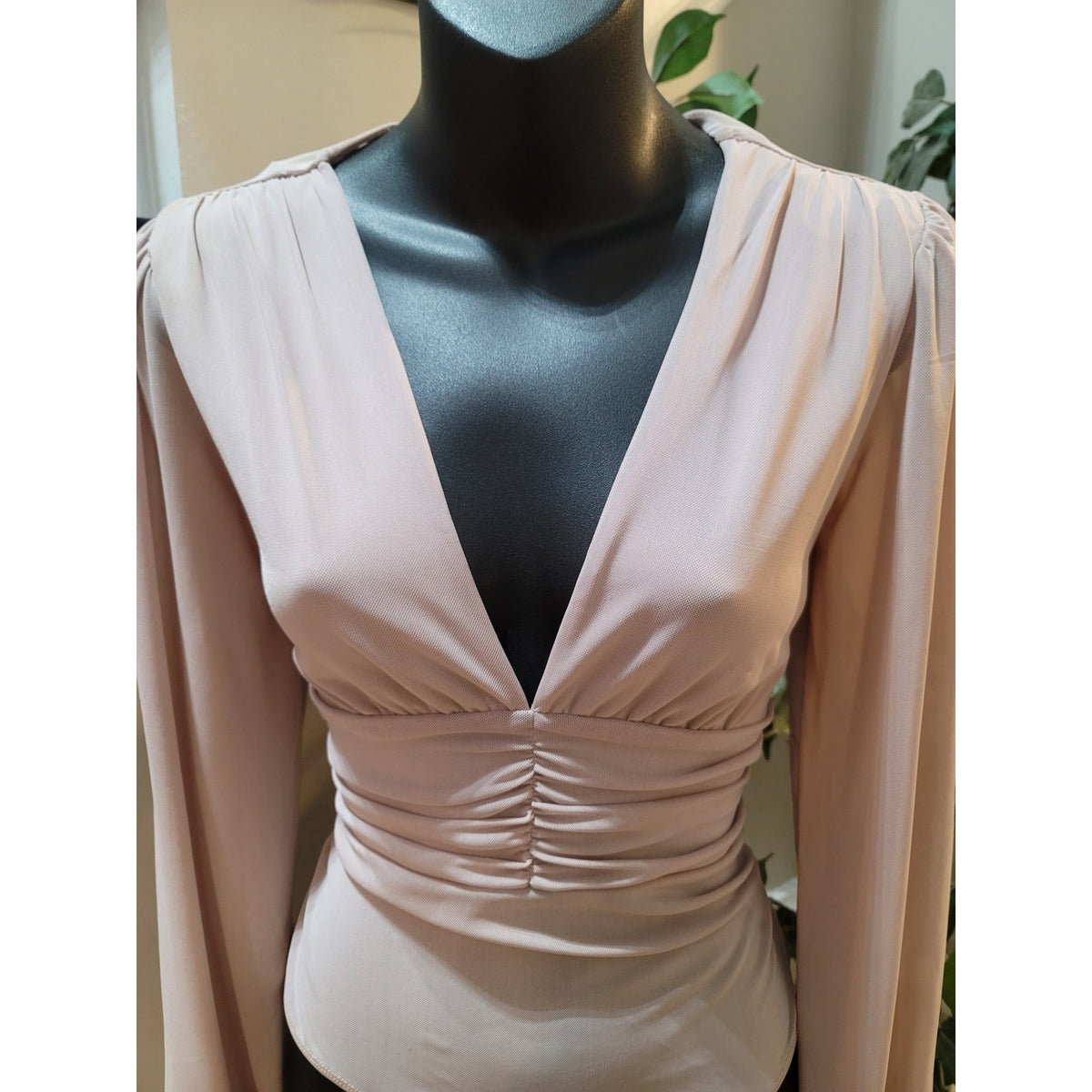 STELLA LUCE Bodysuit Women's Size M Pink Ruched Plunge V Neck Long Sleeve Top