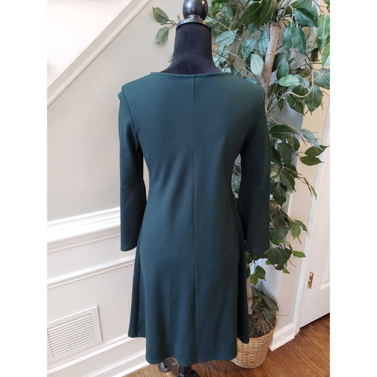 Isabella Oliver Shift Dress Women's Size 4 Olive Stretch Flare Sleeve Round Neck