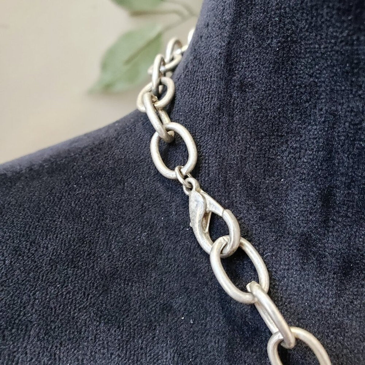 Women Clear Lucite Dangling Ice Chunks/Silvertone Beads Necklace w/Lobster Clasp