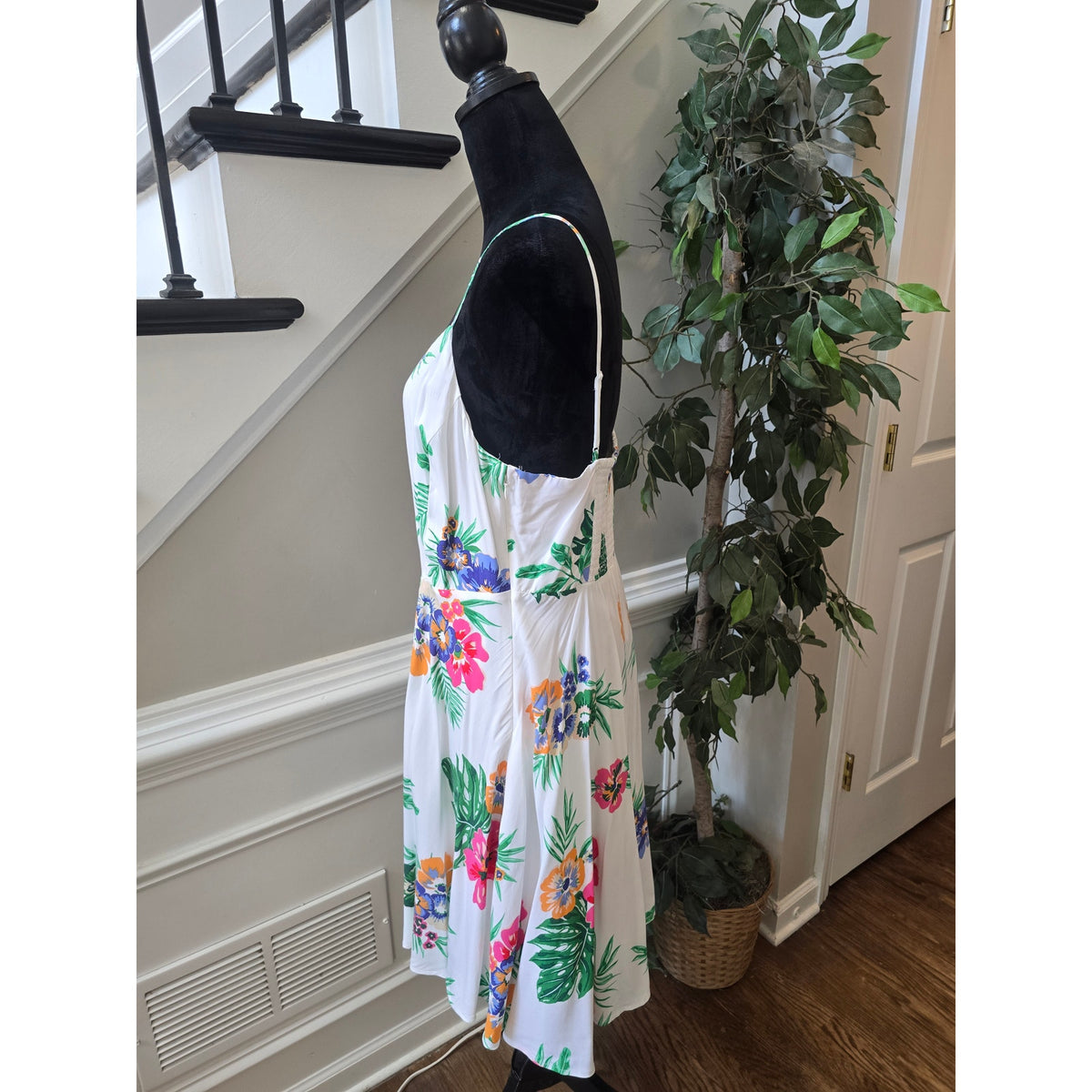 Old Navy A-Line Dress Women Large White Floral Smocked Open Back Spaghetti Strap