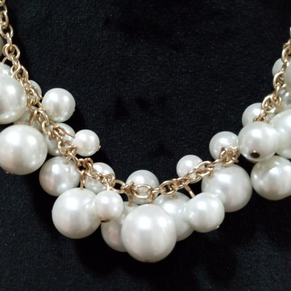 Women's Fashion Chunky Freshwater Pearl Beaded Charm Necklace with Lobster Clasp