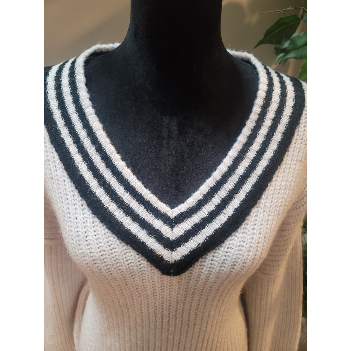 Arizona Varsity Sweater Women's Medium White/Black Crochet Drop Shoulder V-Neck