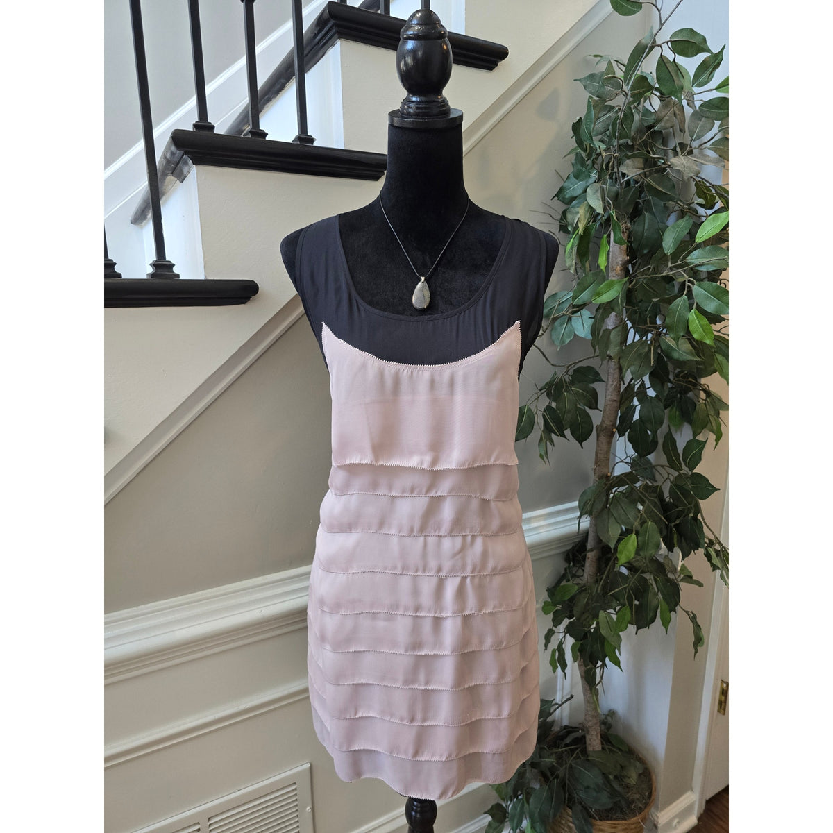 Bb Dakota Sheath Dress Women's Medium Pink/Black Tiered Ruffle Scoop Neck