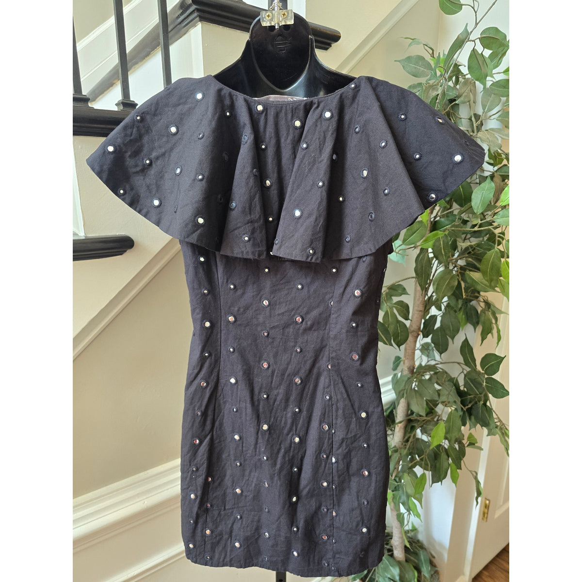 Lovers+Friends Eyelet Mirror Dress Women SZ XXS Black Ruffle V-Neck Cap sleeves