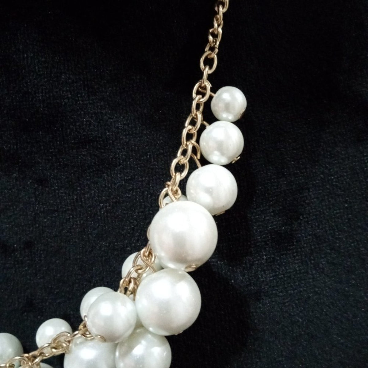 Women's Fashion Chunky Freshwater Pearl Beaded Charm Necklace with Lobster Clasp