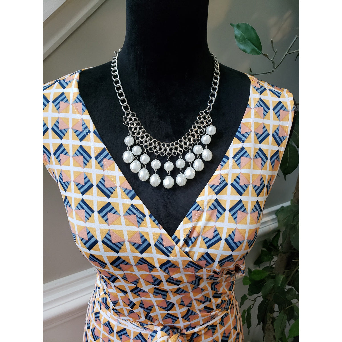 JustFab Dress Womens 1X Multicolor Sleeveless V-Neck Belted Geometric Print