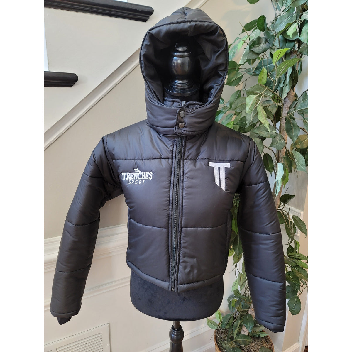 The Trenches Cropped Puffer Jacket Women's Medium Black Front Zipper Long Sleeve