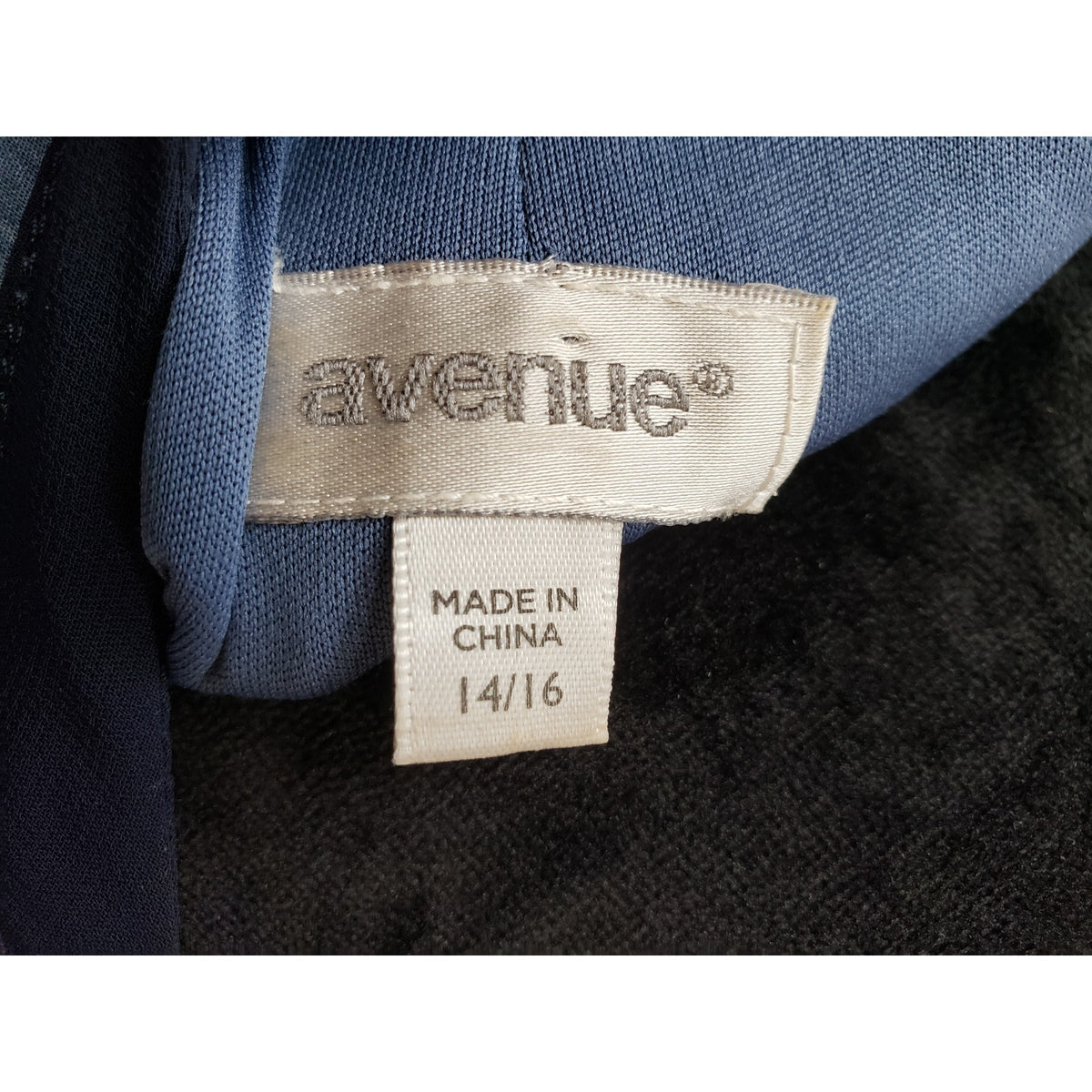 Avenue Fit & Flare Dress Women 14/16 Blue Striped Pleated V-Neck Short Sleeve