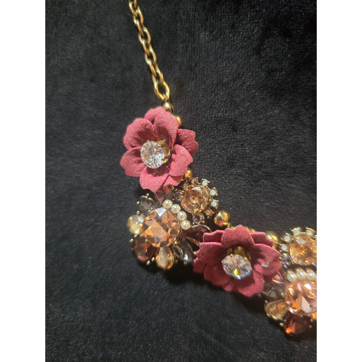 Women's Multicolor Flowers Necklace With Round Pendant and Lobster Claw Clasp