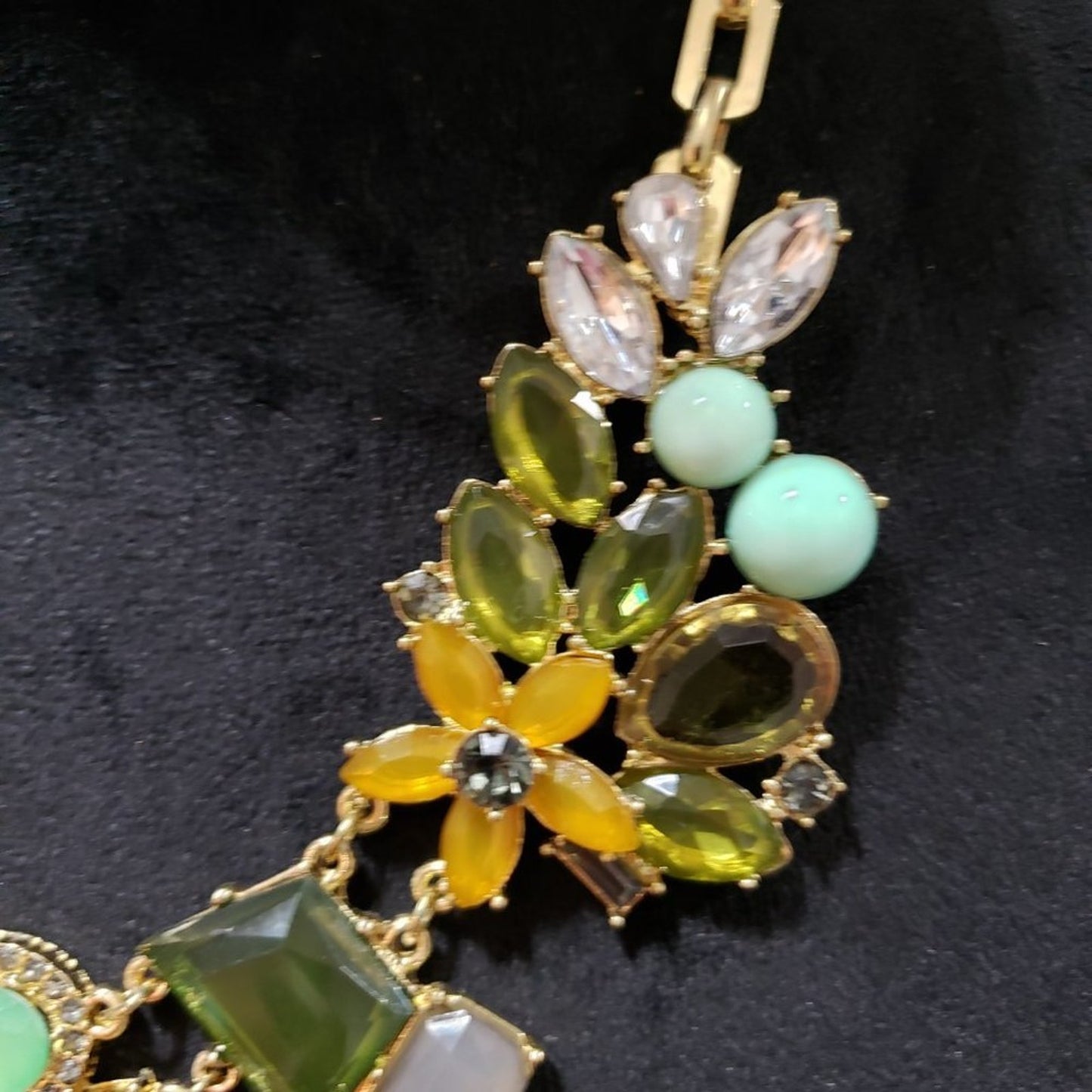 Women Fashion Glass Jeweled Green Yellow Rhinestones  Necklace w/ Lobster Clasp
