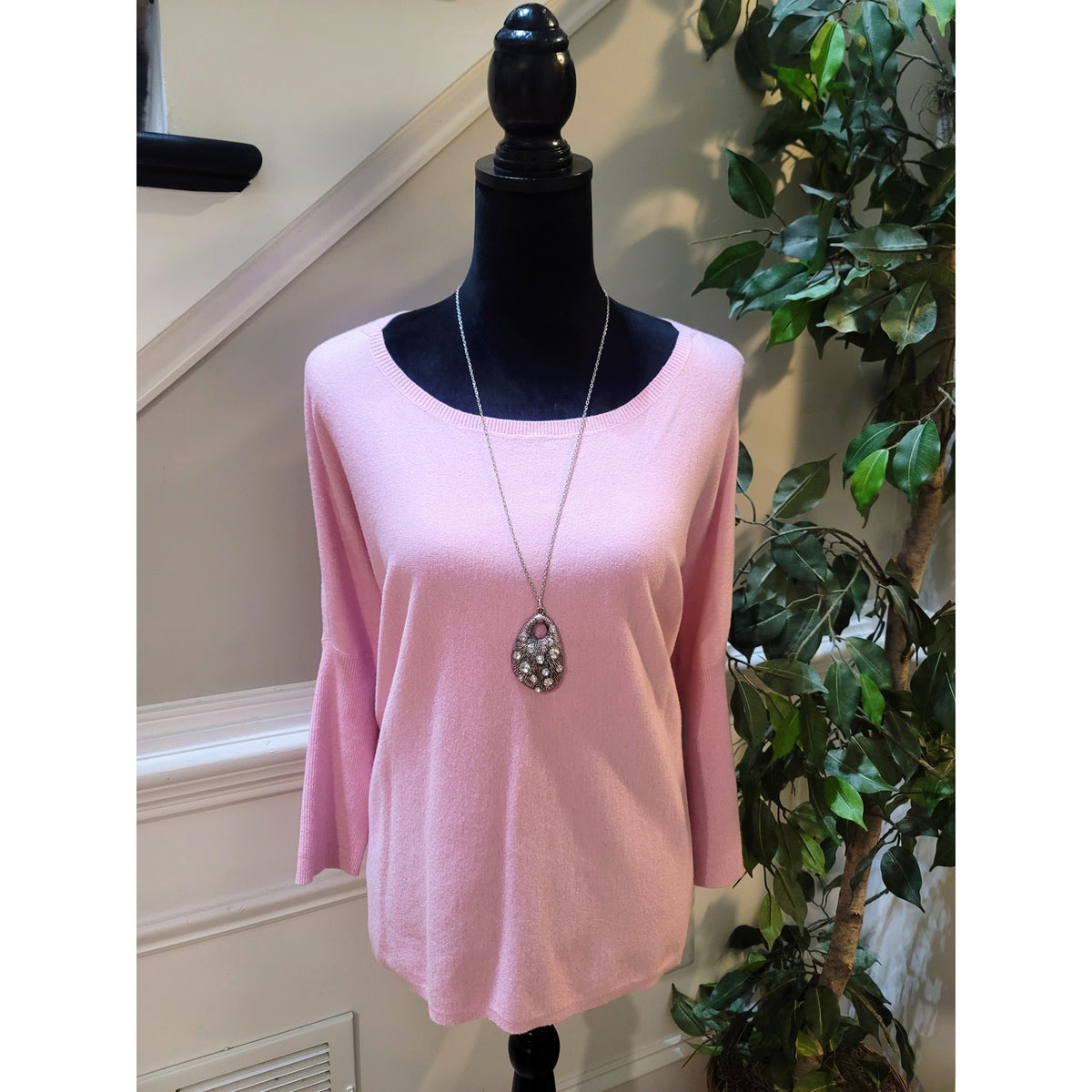 Cupcakes & Cashmere Pullover Sweater Womens Small Pink Drop Shoulder Ribbed Cuff