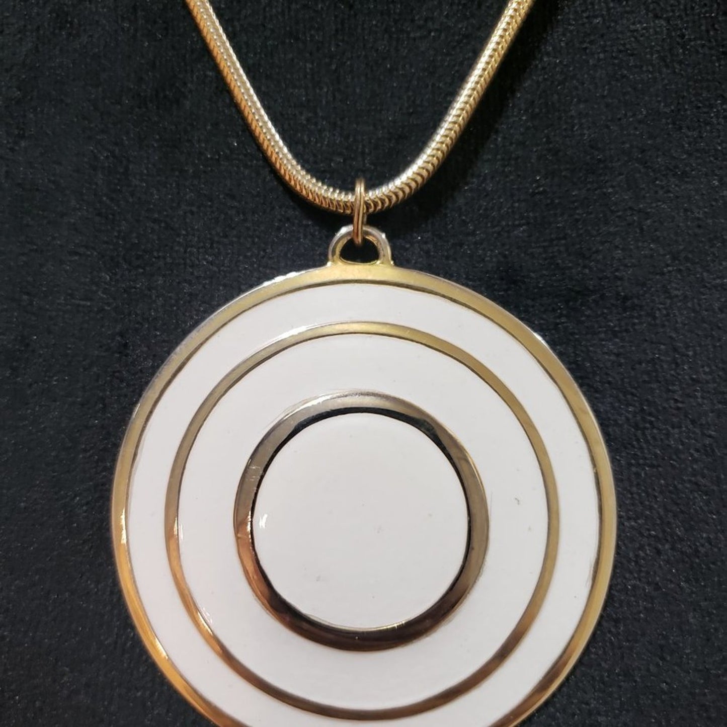 Womens Fashion Gold Tone Mother of Pearl Disc Pendant Collar Necklace w/ Lobster