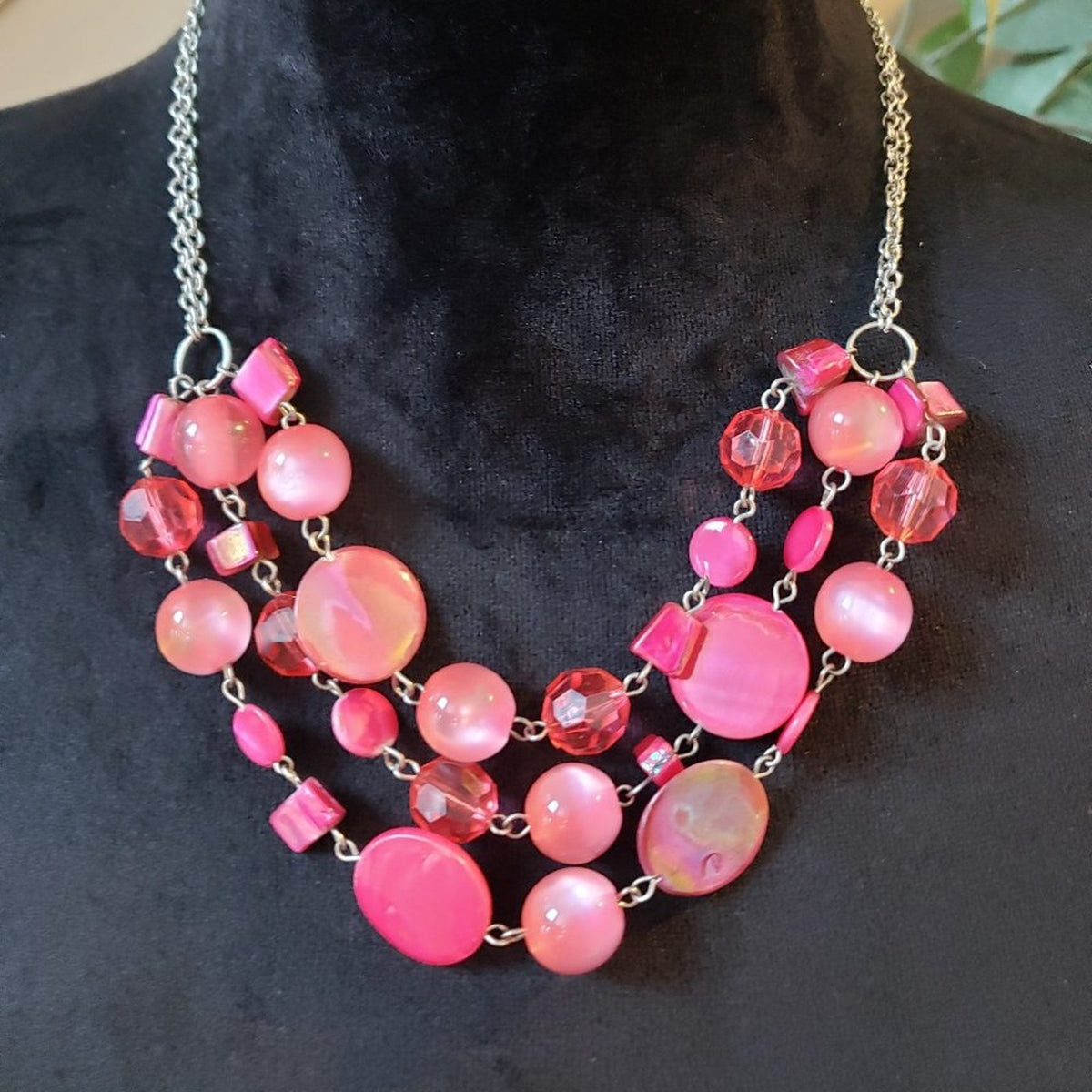 Womens Fashion Pink Red Glass Round Beaded Collar Necklace with Lobster Clasp