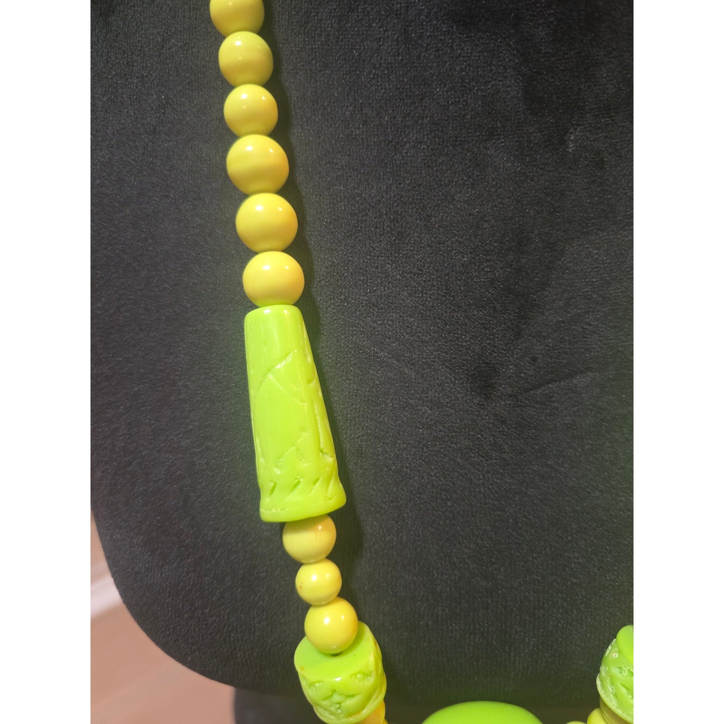 Women's Vintage Style Green Beaded Necklace With Carved Accents Statement Jewelry