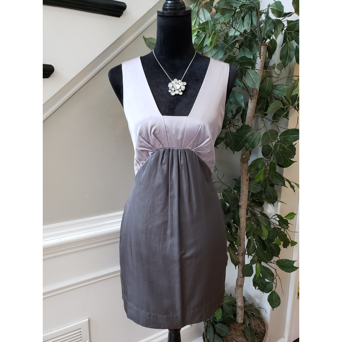 Banana Republic Sheath Dress Womens Size 6 Gray Pockets Sleeveless Back Zipper