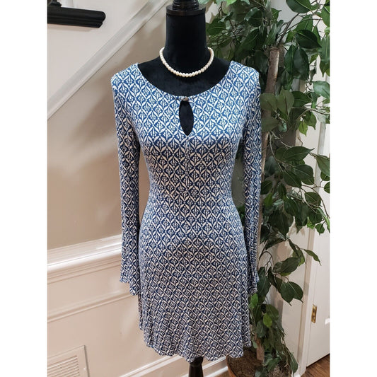 Xhilaration Women's Blue & White Rayon V-Neck Long Sleeve Knee Length Dress M