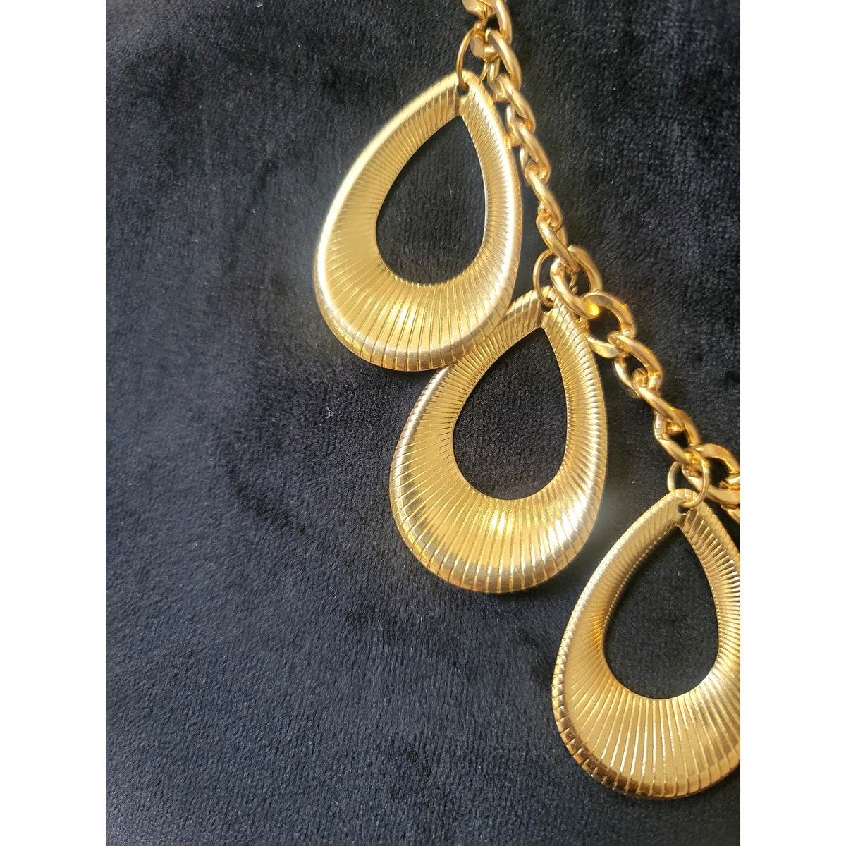 Gold Tone Teardrop Statement Necklace & Earrings Set Chunky Chain Bib Fashion