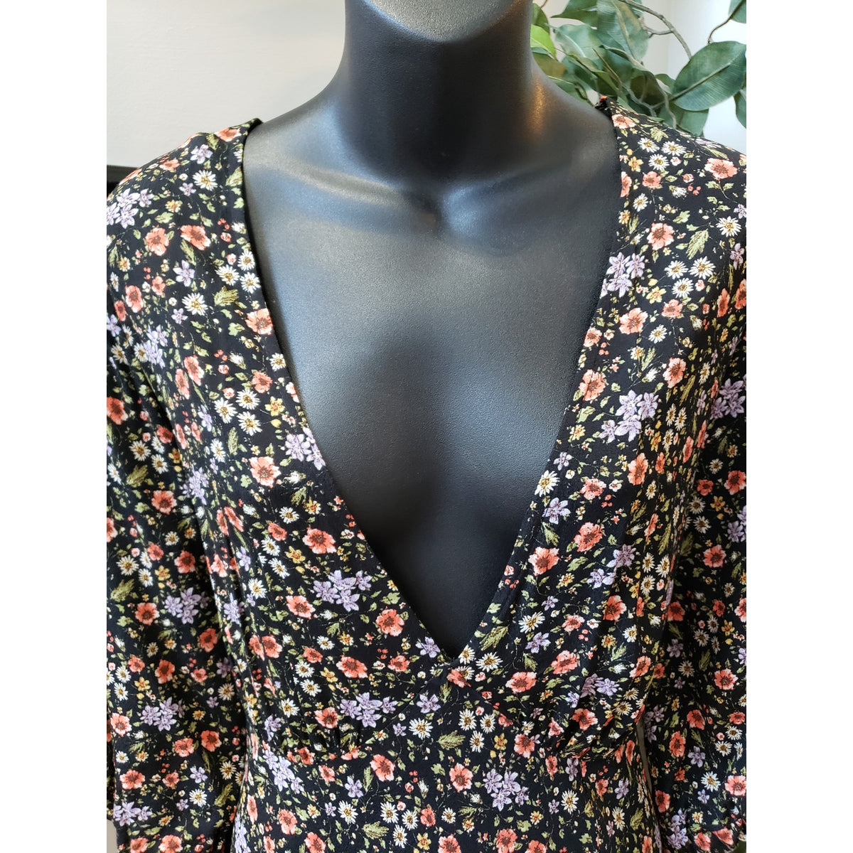 Forever 21 Long Maxi Dress Womens 1X Black Floral High Thigh Slit Plunge V Neck