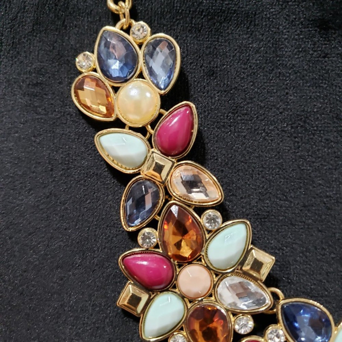 Womens Fashion Gold Tone Multi Faceted Beads Collar Necklace with Lobster Clasp