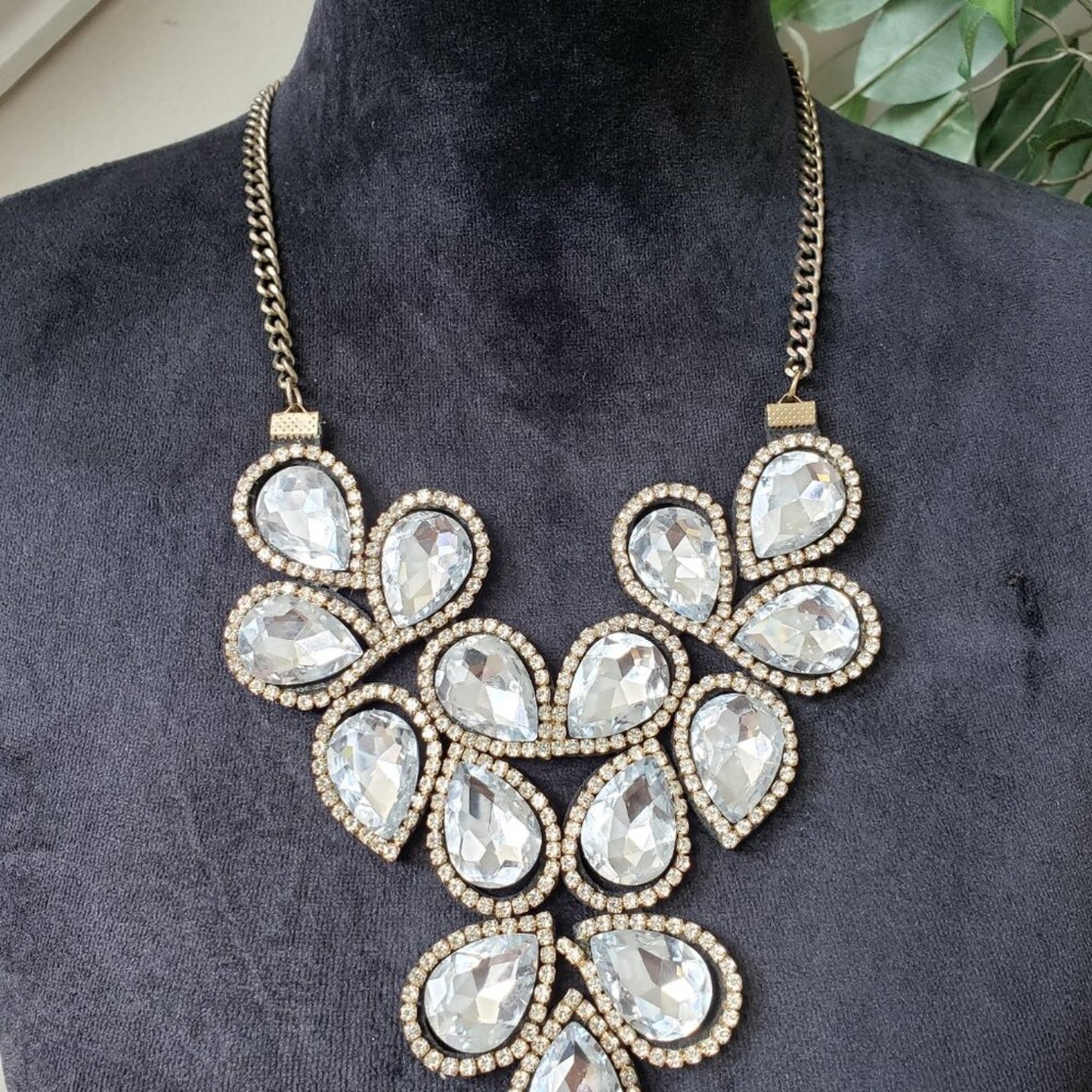 Womens Fashion Clear Teardrop Crystal Necklace Jewelry with Lobster Clasp
